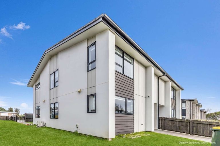 Photo of property in 27 Discovery Place, Marfell, New Plymouth, 4310