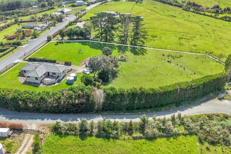 Photo of property in 13 Taipa View Road, Taipa, 0483