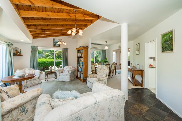 Photo of property in 20 Freyberg Crescent, Waikanae Beach, Waikanae, 5036