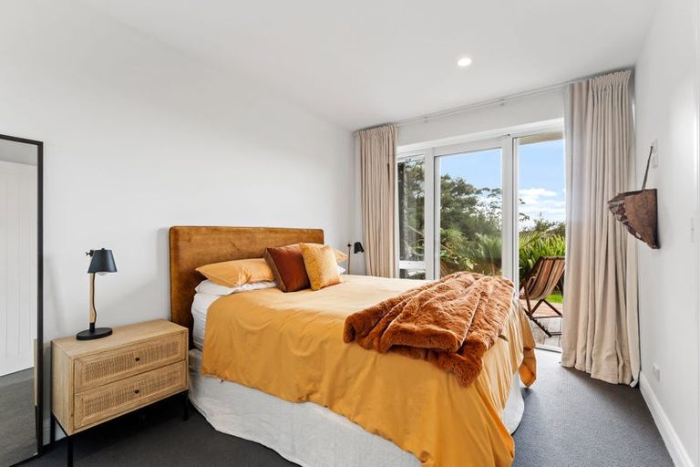 Photo of property in 31 Brick Bay Drive, Sandspit, Warkworth, 0982