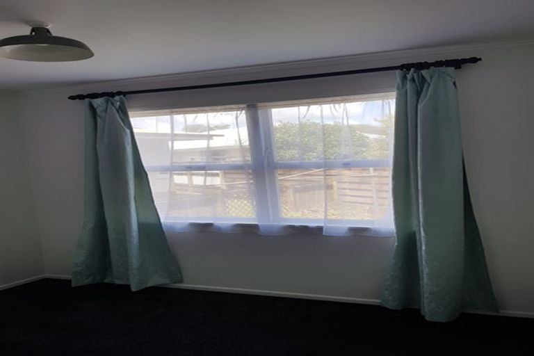 Photo of property in 2/15 Tasman Drive, Opaheke, Papakura, 2113