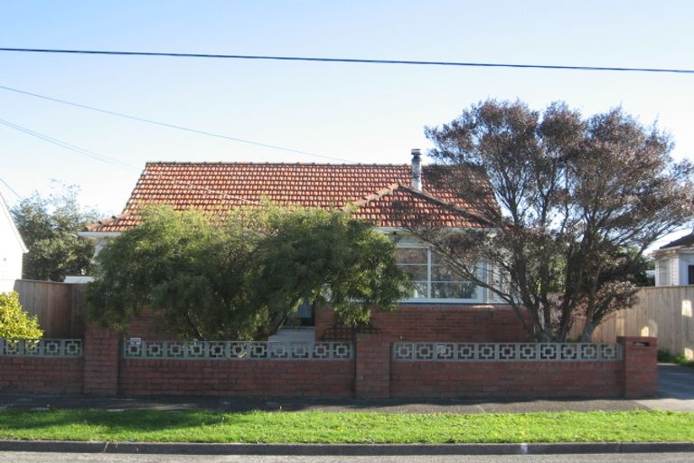 Photo of property in 4 Benge Crescent, Naenae, Lower Hutt, 5011