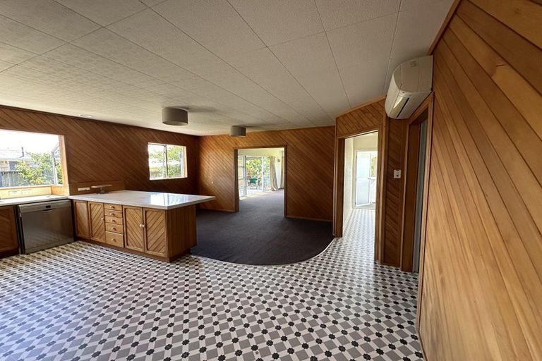 Photo of property in 25 Pyle Road West, One Tree Point, 0118