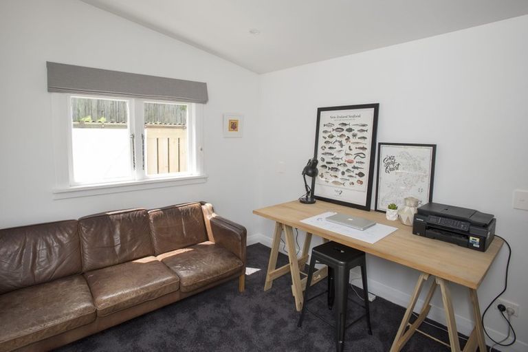 Photo of property in 96 Maupuia Road, Maupuia, Wellington, 6022