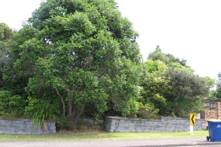 Photo of property in 1/39 Gatman Street, Birkdale, Auckland, 0626