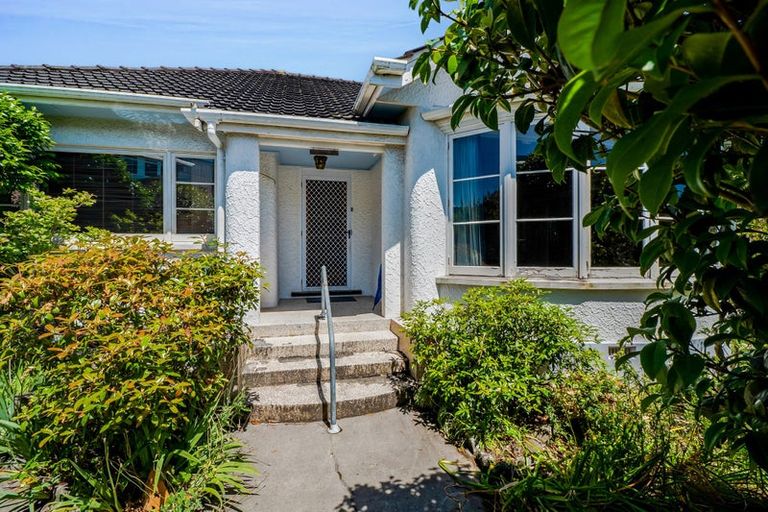 Photo of property in 33 Rogan Street, New Plymouth, 4310