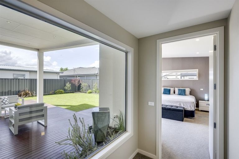 Photo of property in 88 Orotu Drive, Poraiti, Napier, 4112
