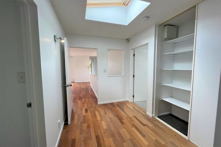 Photo of property in 1a Sycamore Drive, Sunnynook, Auckland, 0620