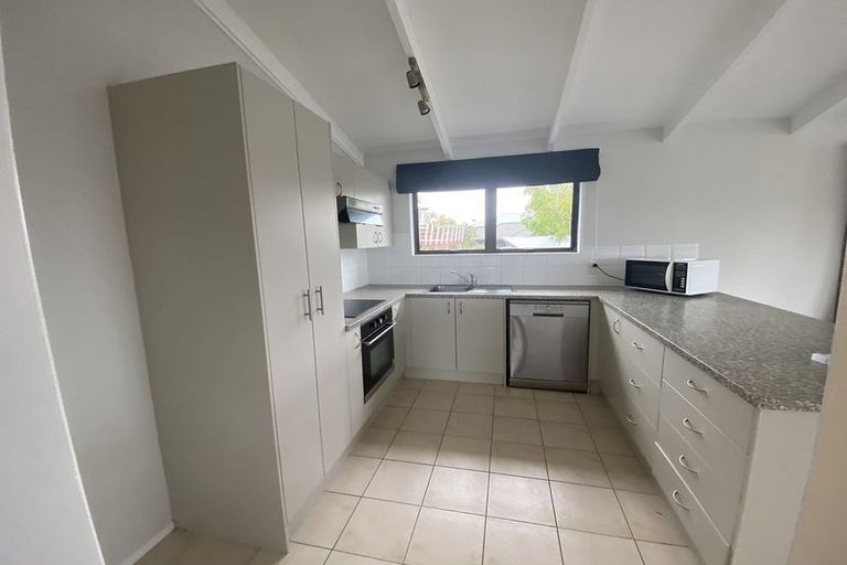 Photo of property in 9b Rishworth Avenue, Stanmore Bay, Whangaparaoa, 0932