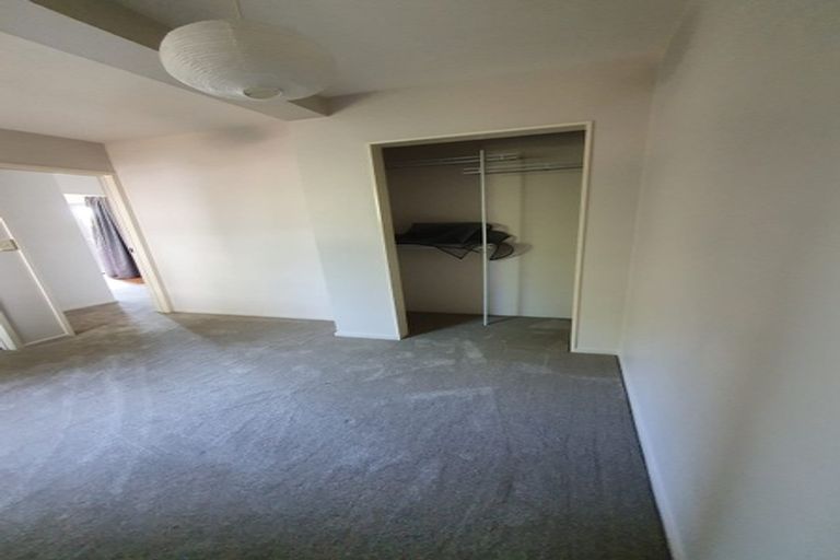 Photo of property in 70a Seaview Road, Castor Bay, Auckland, 0620