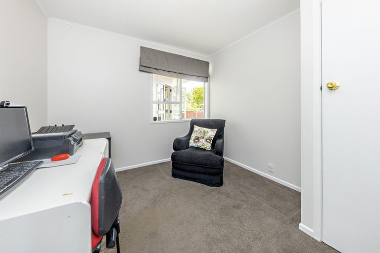 Photo of property in 35 Gossamer Drive, Pakuranga Heights, Auckland, 2010