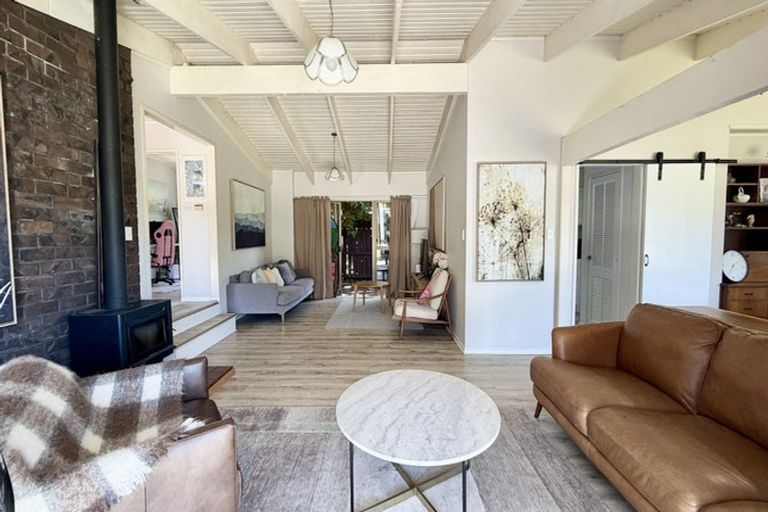 Photo of property in 5 Holyoake Place, Chatswood, Auckland, 0626