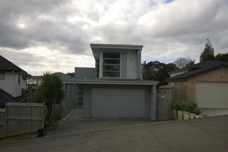 Photo of property in 28 Bur Oak Terrace, Schnapper Rock, Auckland, 0632