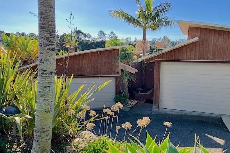 Photo of property in 24 Carnmore Place, Torbay, Auckland, 0630