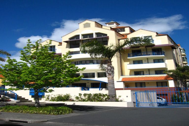 Photo of property in 54 Harbour Village Drive, Gulf Harbour, Whangaparaoa, 0930