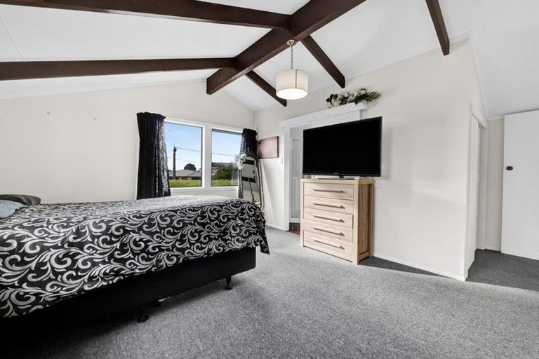 Photo of property in 16 Dixon Avenue, Hawera, 4610