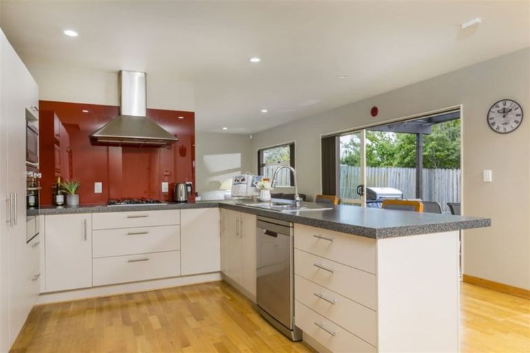 Photo of property in 74a Buscomb Avenue, Henderson, Auckland, 0610
