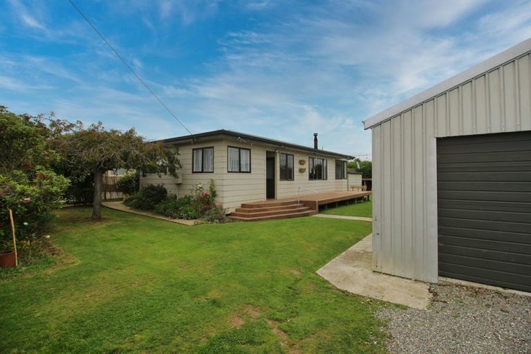 Photo of property in 26 Tokanui-haldane Road, Tokanui, 9884