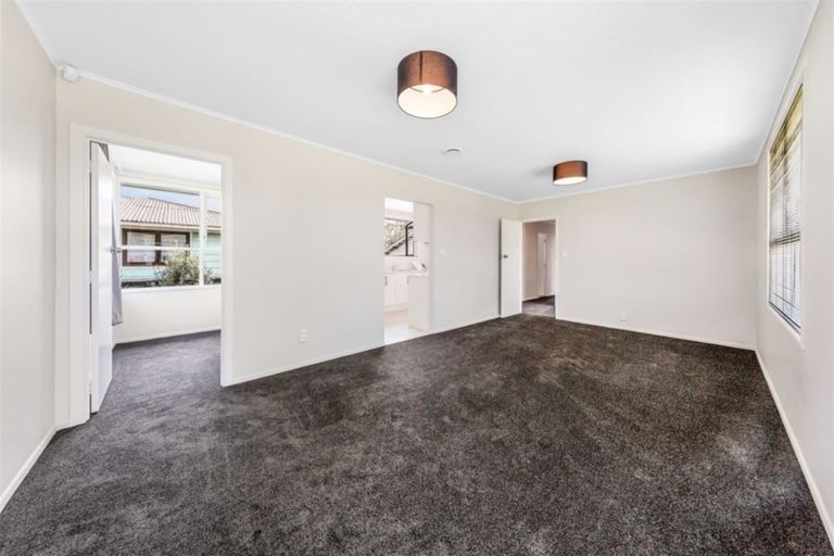 Photo of property in 8 Blake Road, Mangere East, Auckland, 2024