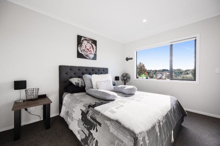 Photo of property in 2/125b Metcalfe Road, Ranui, Auckland, 0612