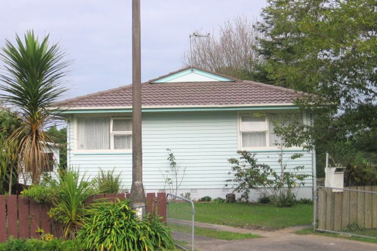 Photo of property in 50 Sunline Avenue, Massey, Auckland, 0614