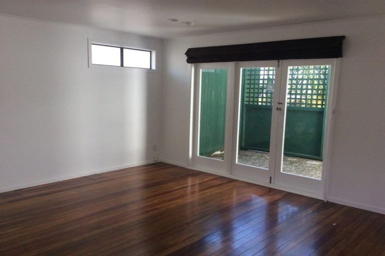 Photo of property in 55 Bruce Mclaren Road, Henderson, Auckland, 0612