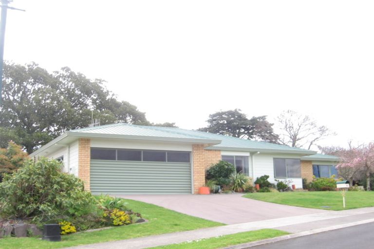 Photo of property in 8 Bell Common Close, Bethlehem, Tauranga, 3110