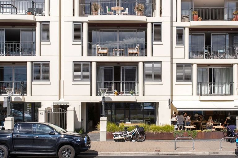 Photo of property in Admiralty Courts, 7/42 Marriner Street, Sumner, Christchurch, 8081