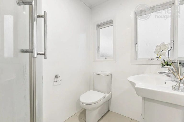 Photo of property in 24a Poruru Close, Papakura, 2110