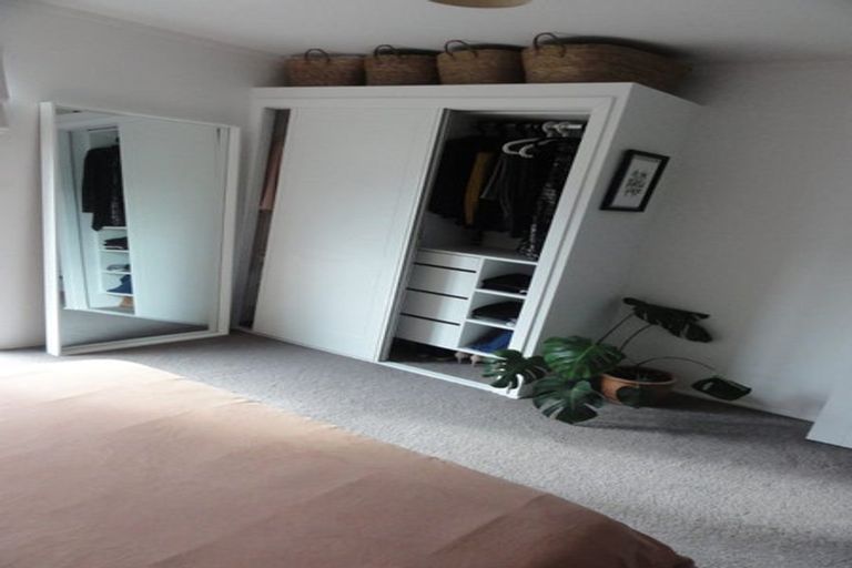 Photo of property in 2 Otonga Way, Churton Park, Wellington, 6037