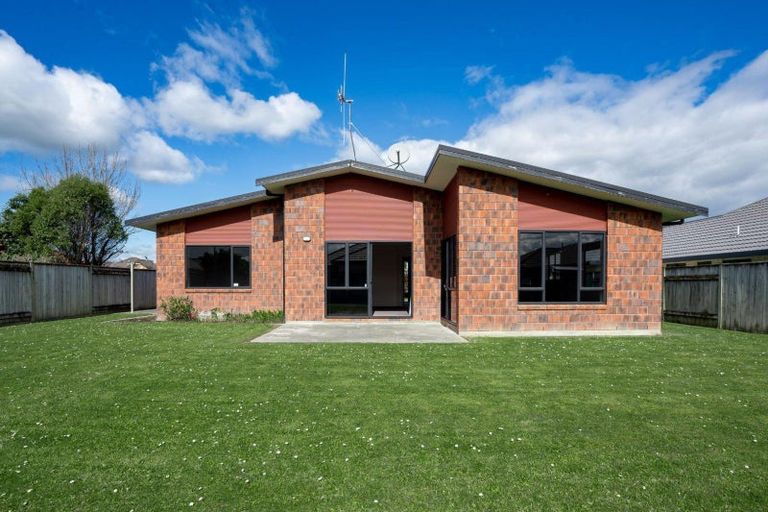 Photo of property in 21 Brooklyn Heights Drive, Kelvin Grove, Palmerston North, 4414