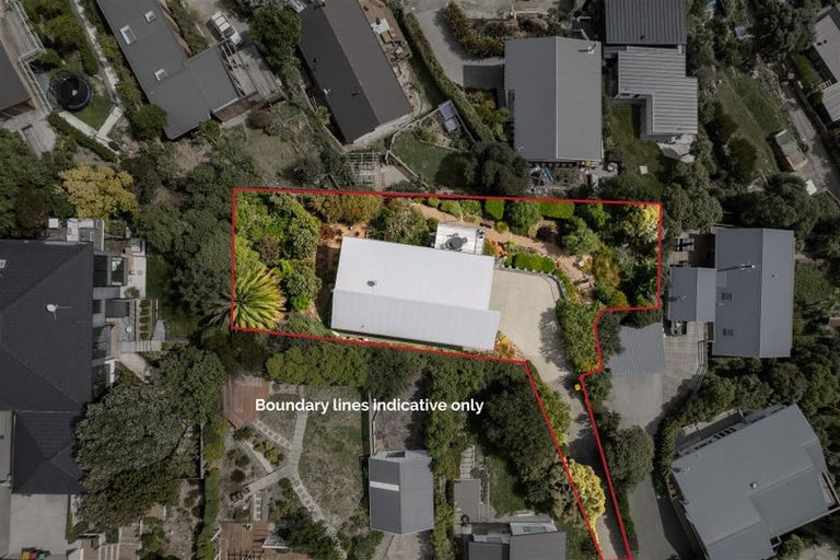 Photo of property in 18 Maffeys Road, Mount Pleasant, Christchurch, 8081