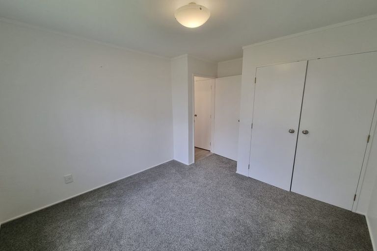 Photo of property in 36 Lorikeet Place, Unsworth Heights, Auckland, 0632