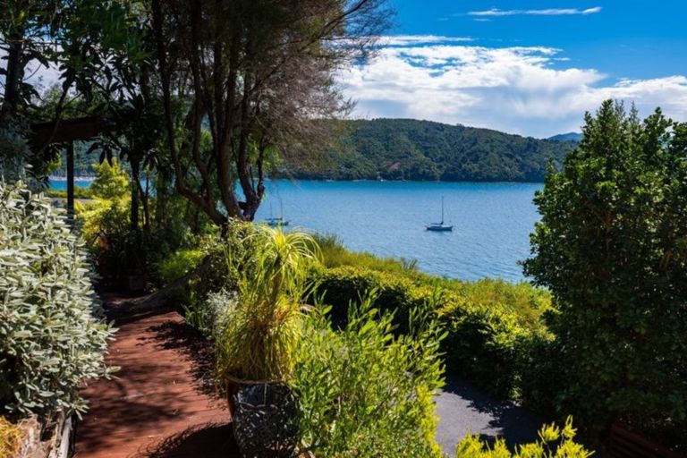 Photo of property in 2 Marina View Estate, Waikawa, Picton, 7281