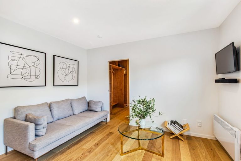 Photo of property in 49 Rolleston Street, Mount Cook, Wellington, 6021