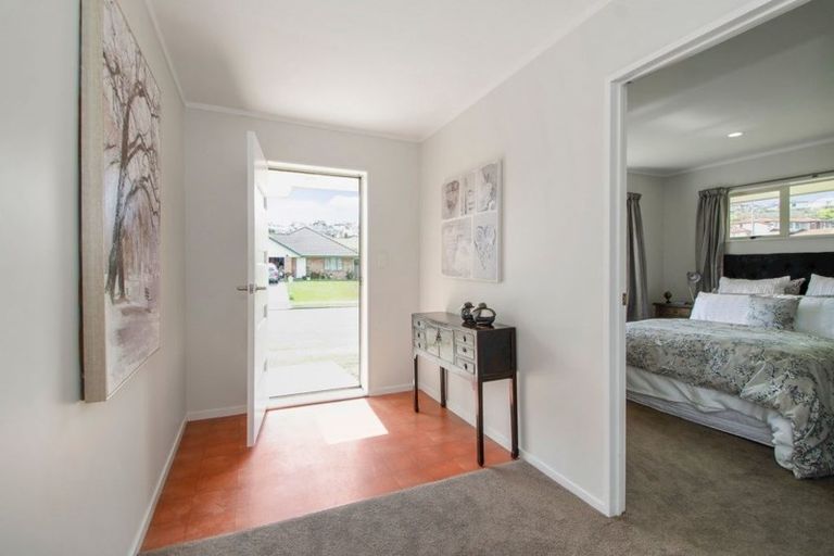 Photo of property in 19 Liddesdale Place, Papakura, 2110