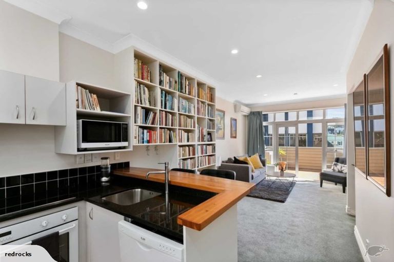 Photo of property in 44 Pipitea Street, Thorndon, Wellington, 6011