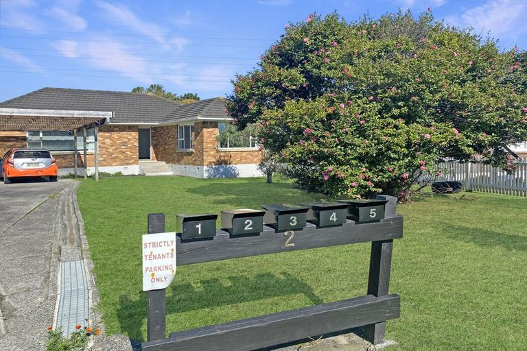 Photo of property in 2 Vera Road, Te Atatu South, Auckland, 0610