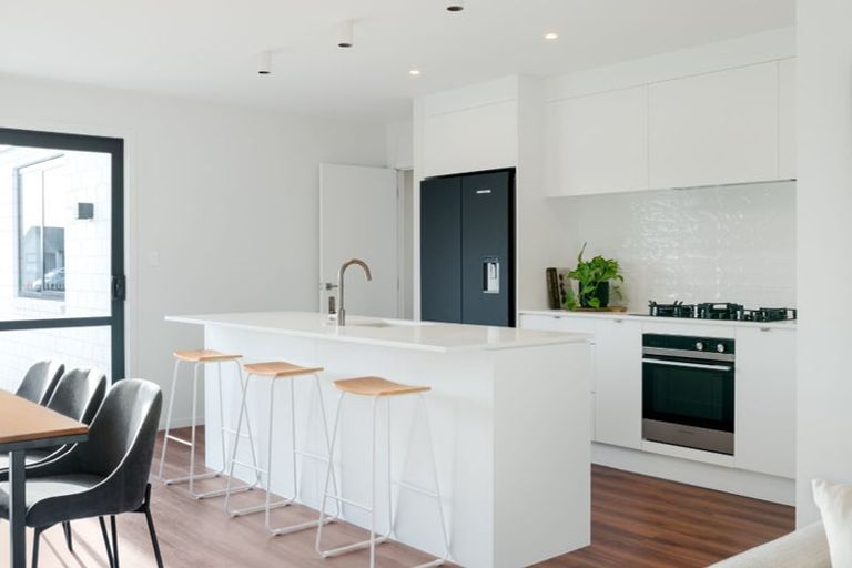 Photo of property in 3 Matata Road, Kenepuru, 5022