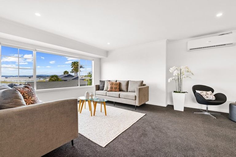 Photo of property in 2/12 Bannings Way, Hobsonville, Auckland, 0618