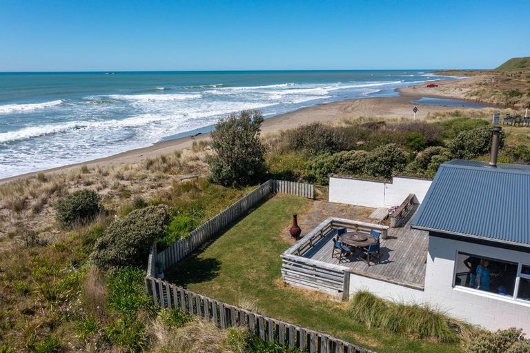 Photo of property in 165 Blue Pacific Parade, Riversdale Beach, Masterton, 5872