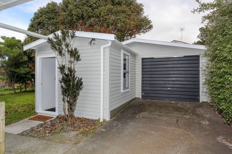 Photo of property in 83 Riversdale Drive, Merrilands, New Plymouth, 4312