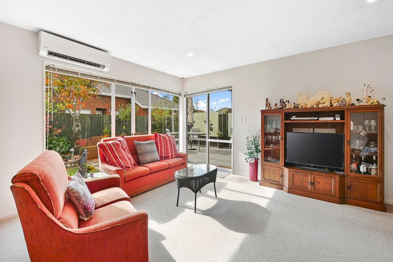 Photo of property in 3/356 Yaldhurst Road, Russley, Christchurch, 8042