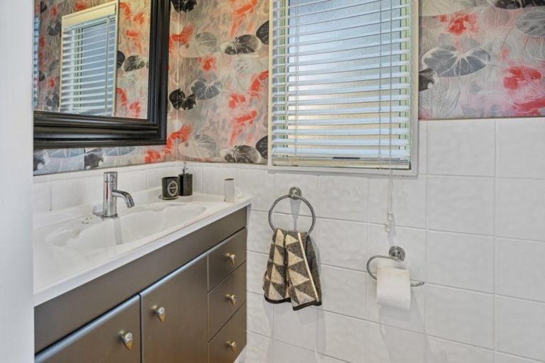 Photo of property in 12 Cashel Place, Torbay, Auckland, 0630