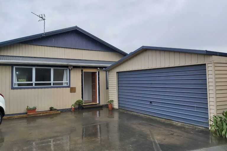 Photo of property in 124b Omata Road, Marfell, New Plymouth, 4310