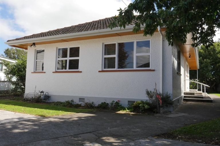 Photo of property in 51 Union Street, Hawera, 4610