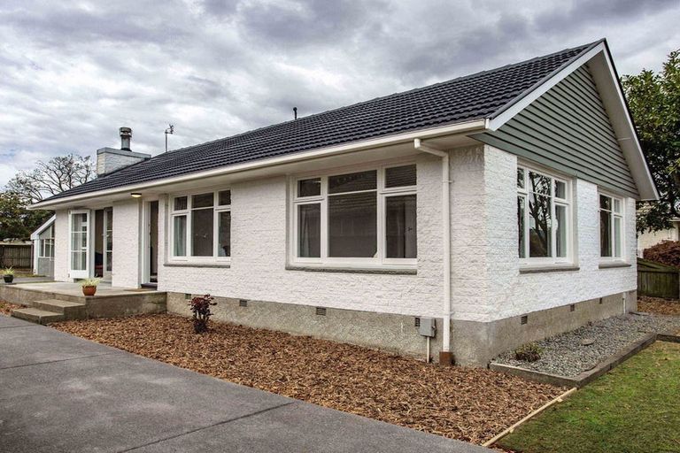 Photo of property in 40 Damien Place, Bromley, Christchurch, 8062