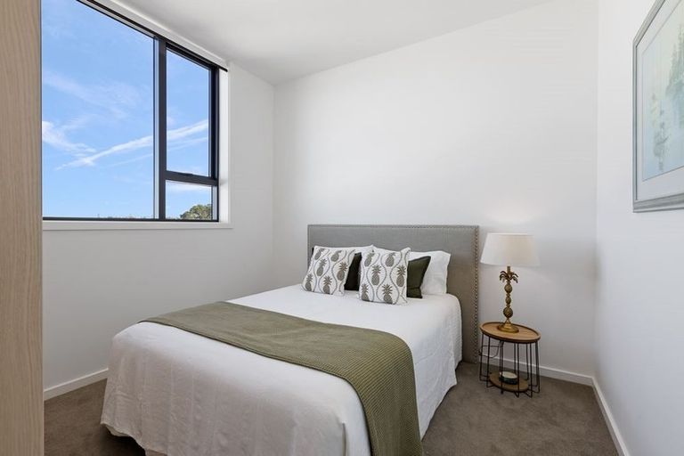 Photo of property in 7/14 Tamariki Avenue, Orewa, 0931