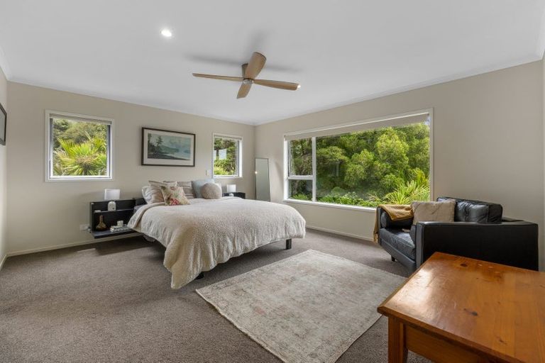 Photo of property in 18 Steam Hauler Track, Waitakere, Henderson, 0782