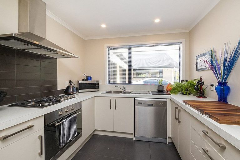 Photo of property in 15 Thomson Street, West End, Palmerston North, 4412